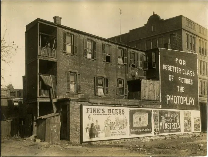 *Student Voices:* The Commonwealth Monument Project